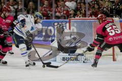 DEL - Eishockey - Kölner Haie - ERC Ingolstadt - Saison 2017/2018 - Sean Sullivan (#37 ERCI) - Timo Pielmeier (#51Torwart ERCI) - Felix Schütz(#55 Köln) - Foto: Markus Banai