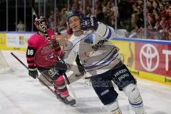 DEL - Eishockey - Kölner Haie - ERC Ingolstadt - Saison 2017/2018 - Thomas Greilinger (#39 ERCI) erziehlt den 0:1 Führungstreffer - Justin Peters Torwart (#35 Köln) - Ben Hanowski(#86 Köln) - Jubel - Foto: Markus Banai