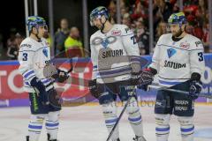 DEL - Eishockey - Kölner Haie - ERC Ingolstadt - Saison 2017/2018 - Mike Collins (#13 ERCI) - Matt Pelech (#23 ERCI) - Sean Sullivan (#37 ERCI) -  Foto: Markus Banai
