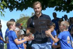 DEL - Eishockey - ERC Ingolstadt - Saison 2017/2018 - Saisoneröffnung - Feier - Vorstellung Mannschaft Spieler Jacob Berglund (ERC 12)