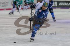 DEL - Eishockey - ERC Ingolstadt - Schwenninger Wild Wings - Saison 2017/2018 - John Laliberte (#15 ERCI) beim warm machen - Foto: Meyer Jürgen