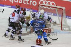 DEL - Eishockey - ERC Ingolstadt - Kölner Haie - Saison 2017/2018 - Thomas Greilinger (#39 ERCI) mit einer Torchance - Gustaf Wesslau(Torwart #29 Köln) - Foto: Meyer Jürgen