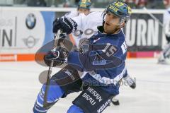 DEL - Eishockey - ERC Ingolstadt - Saison 2017/2018 - ERC Ingolstadt - Straubing Tigers - John Laliberte (#15 ERCI) beim warm machen - Foto: Meyer Jürgen