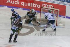 DEL - Eishockey - ERC Ingolstadt - Augsburger Panther - Saison 2017/2018 - David Elsner (#61 ERCI) schiesst den 3:3 Ausgleichstreffer - Jubel - Jonathan Boutin Torwart (#35 AEV) - Thomas Greilinger (#39 ERCI) - Foto: Meyer Jürgen