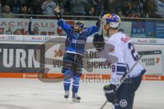 DEL - Eishockey - ERC Ingolstadt - EHC Red Bull München - Saison 2017/2018 - Sean Sullivan (#37 ERCI) schiesst den 3:2 Führungstreffer - jubel - Foto: Meyer Jürgen