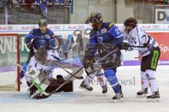 DEL - Eishockey - Saison 2017/2018 - ERC Ingolstadt - Straubing Tigers - James Bettauer (16 Straubing) Greg Mauldin (ERC 20)  im Tor Torwart Sebastian Vogl