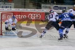 DEL - Eishockey - ERC Ingolstadt - EHC Red Bull München - Saison 2017/2018 - Danny aus den Birken Torwart (#33 München) - John Laliberte (#15 ERCI) - Maximilian Kastner (#93 München) - Foto: Meyer Jürgen