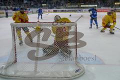 DEL - Eishockey - ERC Ingolstadt - Düsseldorfer EG - Saison 2017/2018 - Schuss von Darin Olver (#40 ERCI) - Dan Bakala Torwart (#34 Düsseldorf) - Foto: Meyer Jürgen