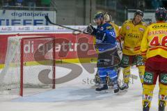 DEL - Eishockey - ERC Ingolstadt - Düsseldorfer EG - Saison 2017/2018 - Kael Mouillierat (#22 ERCI) trifft zum 2:0 Führungstreffer - Dan Bakala Torwart (#34 Düsseldorf) -  jubel - Foto: Meyer Jürgen