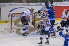 DEL - Eishockey - ERC Ingolstadt - EHC Red Bull München - Saison 2017/2018 - Petr Taticek (#17 ERCI) schießt den 2:1 Führungstreffer - David Leggio Torwart (#73 München) - jubel - Foto: Meyer Jürgen