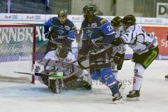 DEL - Eishockey - ERC Ingolstadt - Saison 2017/2018 - ERC Ingolstadt - Straubing Tigers - Torwart Sebastian Vogl (Nr.25, Straubing Tigers) - Greg Mauldin (#20 ERCI) - Foto: Meyer Jürgen