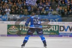 DEL - Eishockey - ERC Ingolstadt - EHC Red Bull München - Saison 2017/2018 - Thomas Greilinger (#39 ERCI) bedankt sich bei den Fans - jubel - Foto: Meyer Jürgen