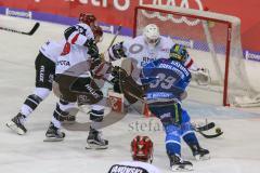 DEL - Eishockey - ERC Ingolstadt - Kölner Haie - Saison 2017/2018 - Thomas Greilinger (#39 ERCI) mit einer Torchance - Gustaf Wesslau(Torwart #29 Köln) - Foto: Meyer Jürgen