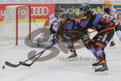 DEL - Eishockey - ERC Ingolstadt - Fischtown Pinguins - Saison 2017/2018 - Brandon Buck (#9 ERCI) - Tomas Pöpperle Torwart (#42 Bremerhaven) - Benedikt Kohl (#34 ERCI) - Foto: Meyer Jürgen