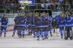 DEL - Eishockey - ERC Ingolstadt - Düsseldorfer EG - Saison 2017/2018 - Die Mannschaft bedankt sich bei den Fans - Foto: Meyer Jürgen