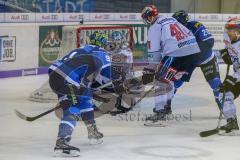 DEL - Eishockey - ERC Ingolstadt - Schwenninger Wild Wings - Saison 2017/2018 - Laurin Braun (#91 ERCI) mit einem Schuss auf das Tor - Dustin Strahlmeier Torwart (#34 Schwenningen) - Foto: Meyer Jürgen