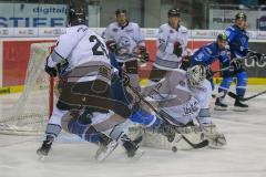 DEL - Eishockey - ERC Ingolstadt - Nürnberg Ice Tigers - Saison 2017/2018 - John Laliberte (#15 ERCI) - Brandon Segal (#26 Nürnberg) - Niklas Treutle Torwart (#31 Nürnberg) - Foto: Meyer Jürgen