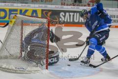 DEL - Eishockey - ERC Ingolstadt - Kölner Haie - Saison 2017/2018 - Jochen Reimer (#32Torwart ERCI) - Matt Pelech (#23 ERCI) - Foto: Meyer Jürgen
