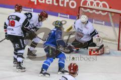 DEL - Eishockey - ERC Ingolstadt - Kölner Haie - Saison 2017/2018 - Thomas Greilinger (#39 ERCI) mit einer Torchance - Gustaf Wesslau(Torwart #29 Köln) - Foto: Meyer Jürgen