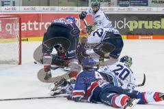 DEL - Eishockey - ERC Ingolstadt - Adler Mannheim - Saison 2017/2018 - Der 2:3 Anschlusstreffer von Kael Mouillierat (#22 ERCI) - Darin Olver (#40 ERCI) - Greg Mauldin (#20 ERCI) - Mark Stuart (#4 Mannheim) - Jubel - Foto: Meyer Jürgen