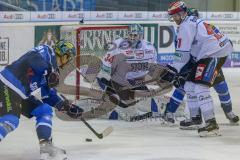 DEL - Eishockey - ERC Ingolstadt - Schwenninger Wild Wings - Saison 2017/2018 - Laurin Braun (#91 ERCI) mit einem Schuss auf das Tor - Dustin Strahlmeier Torwart (#34 Schwenningen) - Foto: Meyer Jürgen