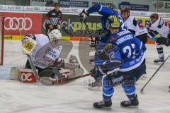 DEL - Eishockey - ERC Ingolstadt - Kölner Haie - Saison 2017/2018 - Greg Mauldin (#20 ERCI) mit einer Torchance - Gustaf Wesslau(Torwart #29 Köln) - Foto: Meyer Jürgen