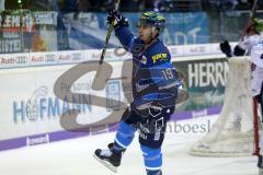 DEL - Eishockey - Saison 2017/2018 - ERC Ingolstadt - Iserlohn Roosters - rechts Tim Stapleton (ERC 19) trifft zum 1:0 Tor Jubel, erste Tor für den ERCI