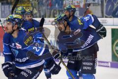 DEL - Eishockey - ERC Ingolstadt - Schwenninger Wild Wings - Saison 2017/2018 - Tor Jubel ERC Kael Mouillierat (ERC 22), mit Tim Stapleton (ERC 19)