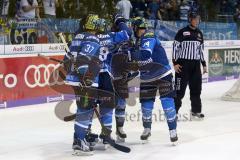 DEL - Eishockey - Saison 2017/2018 - ERC Ingolstadt - Iserlohn Roosters - rechts Tim Stapleton (ERC 19) trifft zum 1:0 Tor Jubel, erste Tor für den ERCIm it Dustin Friesen (ERC 14) Sean Sullivan (ERC 37) John Laliberte (ERC 15)