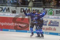 DEL - Eishockey - ERC Ingolstadt - Grizzlys Wolfsburg - Saison 2017/2018 - Der Siegtreffer in der Verlängerung zum 2:1 durch Brett Olson (#16 ERCI) - jubel - Ville Koistinen (#10 ERCI)Heute mit #78 - Foto: Meyer Jürgen