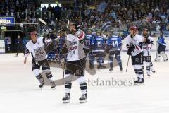 DEL - Eishockey - ERC Ingolstadt - Kölner Haie - Jubel Sieg, Köln erreicht Playoff direkt durch Tor von Sebastian Uvira