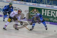 DEL - Eishockey - ERC Ingolstadt - Eisbären Berlin - Saison 2017/2018 - Brett Olson (#16 ERCI) - Frank Hördler (#7 Berlin) - Foto: Meyer Jürgen