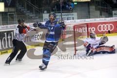 DEL - Eishockey - Saison 2017/2018 - ERC Ingolstadt - Iserlohn Roosters - Darin Olver (ERC 40) trifft gegen Torwart Sebastian Dahm (IR 31) zum Tor 2:1 Jubel Führung