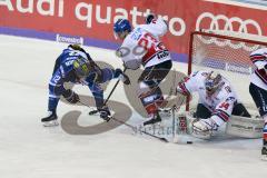 DEL - Eishockey - ERC Ingolstadt - Adler Mannheim - Saison 2017/2018 - Jacob Berglund (#12 ERCI) - Chet Pickard Torwart (#34 Mannheim) - Marcel Goc (#23 Mannheim) - Foto: Meyer Jürgen