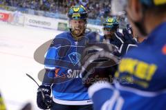 DEL - Eishockey - Saison 2017/2018 - ERC Ingolstadt - Straubing Tigers - Tor Jubel durch Patrick McNeill (ERC 2), Jacob Berglund (ERC 12) Petr Taticek (ERC 17)