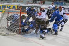 DEL - Eishockey - ERC Ingolstadt - Kölner Haie - Saison 2017/2018 - Jochen Reimer (#32Torwart ERCI) - Matt Pelech (#23 ERCI) - Ryan Jones (#28 Köln) - Foto: Meyer Jürgen