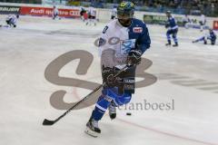 DEL - Eishockey - ERC Ingolstadt - Saison 2017/2018 - ERC Ingolstadt - Straubing Tigers - Greg Mauldin (#20 ERCI) beim warm machen - Foto: Meyer Jürgen