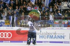 DEL - Eishockey - ERC Ingolstadt - Adler Mannheim - Saison 2017/2018 - Jochen Reimer (#32Torwart ERCI) bedankt sich bei den Fans - Jubel - Foto: Meyer Jürgen