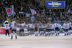 DEL - Eishockey - ERC Ingolstadt - Adler Mannheim - Saison 2017/2018 - Die Mannschaft bedankt sich bei den Fans - Foto: Meyer Jürgen