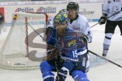 DEL - Eishockey - ERC Ingolstadt - Nürnberg Ice Tigers - Saison 2017/2018 - Niklas Treutle Torwart (#31 Nürnberg) - Patrick Köppchen (#5 Nürnberg) - John Laliberte (#15 ERCI) im Zweikampf - Foto: Meyer Jürgen