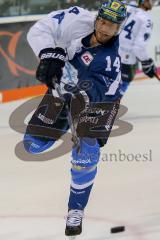DEL - Eishockey - ERC Ingolstadt - Grizzlys Wolfsburg - Saison 2017/2018 - Dustin Friesen (#14 ERCI) schiesst auf das Tor - Foto: Meyer Jürgen