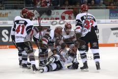 DEL - Eishockey - ERC Ingolstadt - Kölner Haie - Tor Sieg für Köln 0:1 Jubel Sebastian Uvira (93), erreichen damit direkt die Play Offs