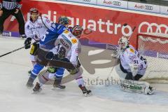 DEL - Eishockey - ERC Ingolstadt - Eisbären Berlin - Saison 2017/2018 - John Laliberte (#15 ERCI) mit einer Torchance - Petri Vehanen Torwart (#31 Berlin) - Jonas Müller (#18 Berlin) - Foto: Meyer Jürgen