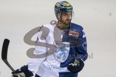 DEL - Eishockey - ERC Ingolstadt - Eisbären Berlin - Saison 2017/2018 - Matt Pelech (#23 ERCI) beim warm machen - Foto: Meyer Jürgen