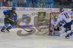 DEL - Eishockey - ERC Ingolstadt - EHC Red Bull München - Saison 2017/2018 - John Laliberte (#15 ERCI) - David Leggio Torwart (#73 München) - Jason Jaffray (#15 München) - Foto: Meyer Jürgen