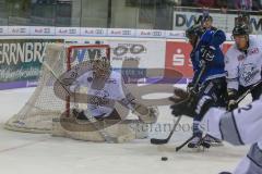 DEL - Eishockey - ERC Ingolstadt - Nürnberg Ice Tigers - Saison 2017/2018 - Niklas Treutle Torwart (#31 Nürnberg) - Greg Mauldin (#20 ERCI) - Foto: Meyer Jürgen