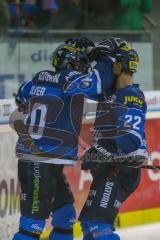 DEL - Eishockey - ERC Ingolstadt - Eisbären Berlin - Saison 2017/2018 - Darin Olver (#40 ERCI) trifft zum 2:0 Führungstreffer - jubel - Kael Mouillierat (#22 ERCI) - Foto: Meyer Jürgen