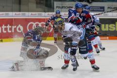 DEL - Eishockey - ERC Ingolstadt - Adler Mannheim - Saison 2017/2018 - Kael Mouillierat (#22 ERCI) - Denis Endras Torwart (#44 Mannheim) - Denis Reul (#29 Mannheim)foult Kael Mouillierat (#22 ERCI) - Foto: Meyer Jürgen