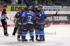 DEL - Eishockey - Saison 2017/2018 - ERC Ingolstadt - Straubing Tigers - Tor Jubel durch Patrick McNeill (ERC 2), Jacob Berglund (ERC 12) Petr Taticek (ERC 17) Brandon Buck (ERC 9)