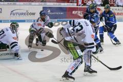 DEL - Eishockey - ERC Ingolstadt - Augsburger Panther - Saison 2017/2018 - Darin Olver (#40 ERCI) beim 2:0 Führungstreffer - jubel - Ben Meisner Torwart (#30 AEV) - Foto: Meyer Jürgen